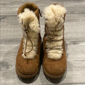 UGGS sz 4 Cozy Brown Shearling kids Boots